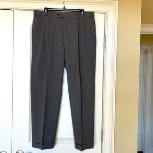 Louis Raphael dress pant.  Pleats & cuffs w/pockets. 34x32, gray